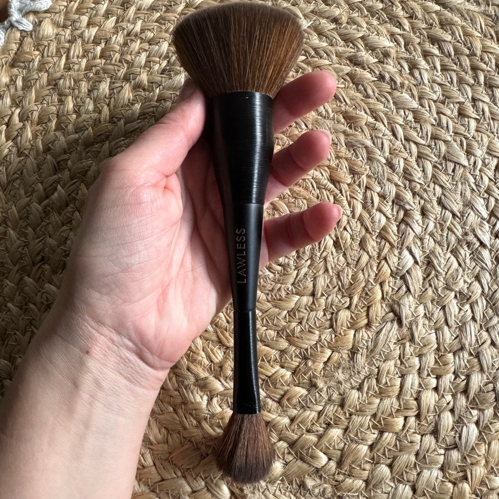 Lawless Multi-Use Powder Brush - Picture 9 of 9